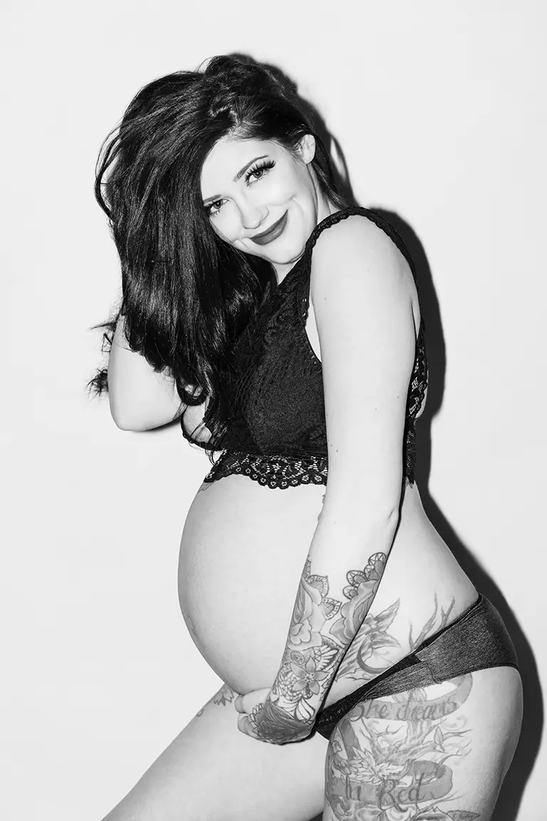 edgy maternity portrait - Calgary pregnancy photographer