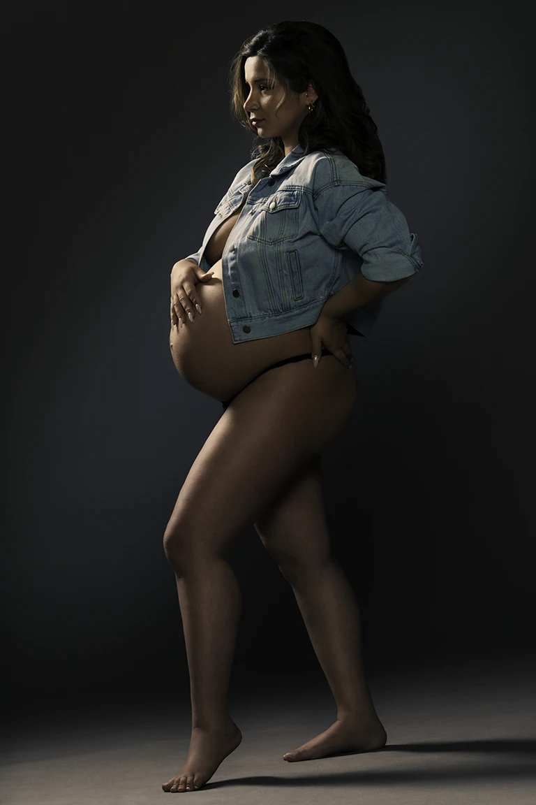 pregnant woman with jean jacket - Calgary maternity photography