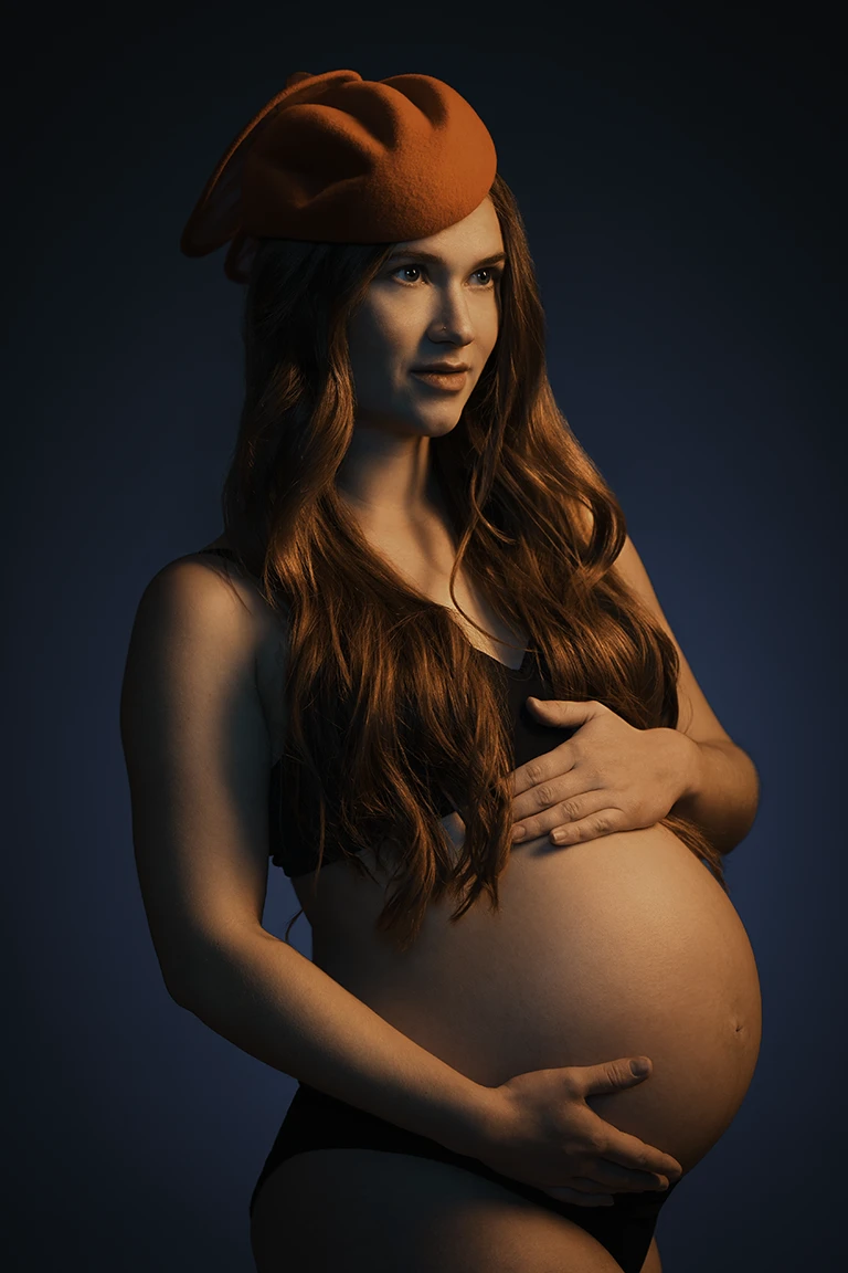 pregnant woman posing for maternity photos - pregnancy photographer - studio 342