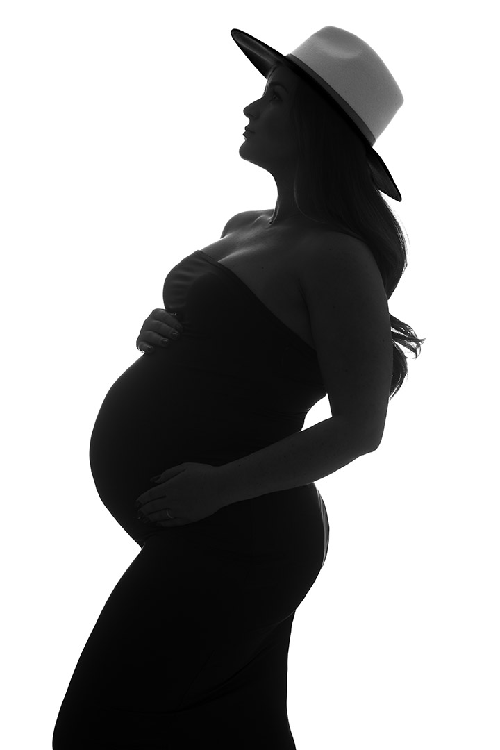 silhouette maternity photo session in calgary